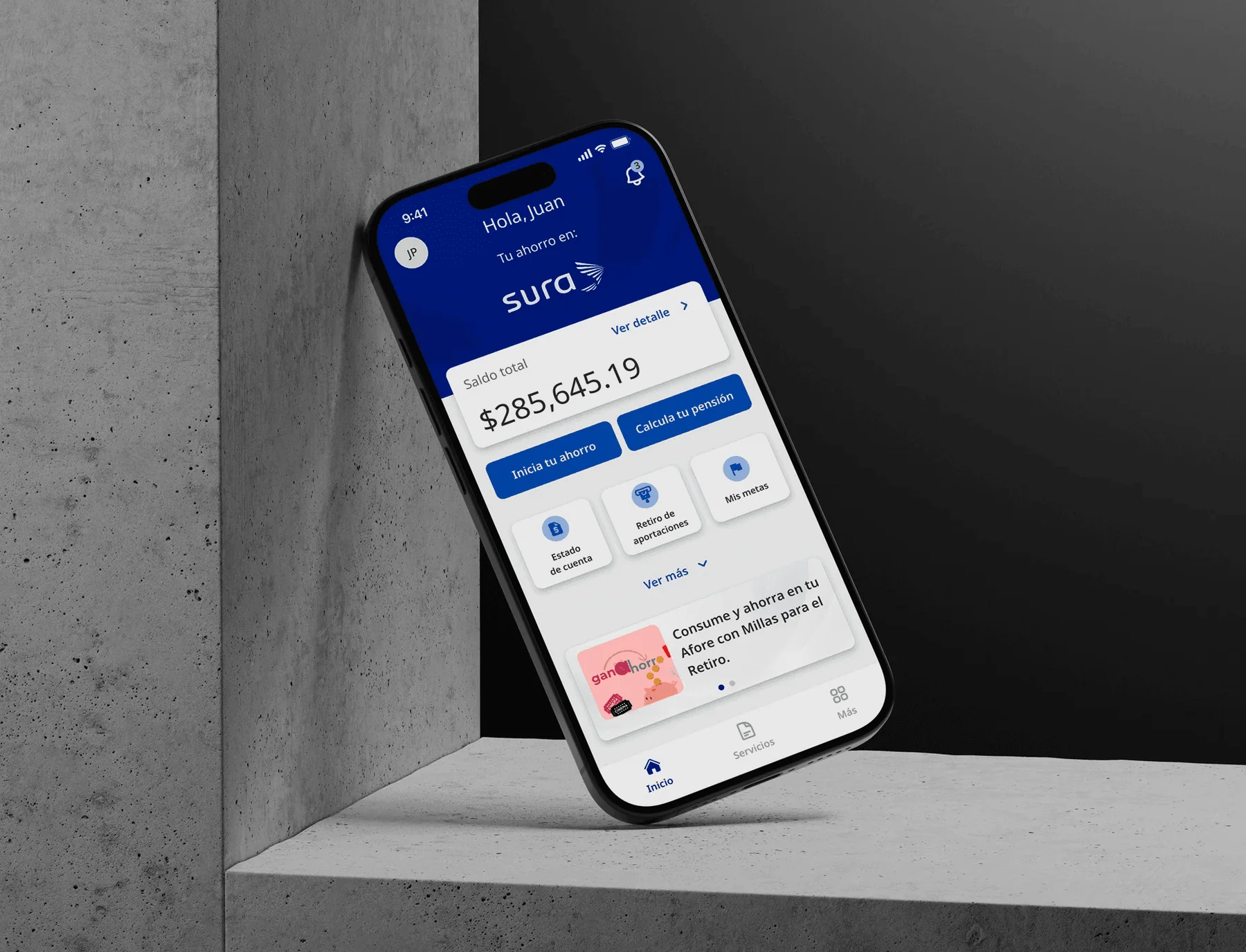 Pantalla principal de Afore Móvil adaptada a la identidad visual de SURA, con saldo total, accesos rápidos y contenido destacado.